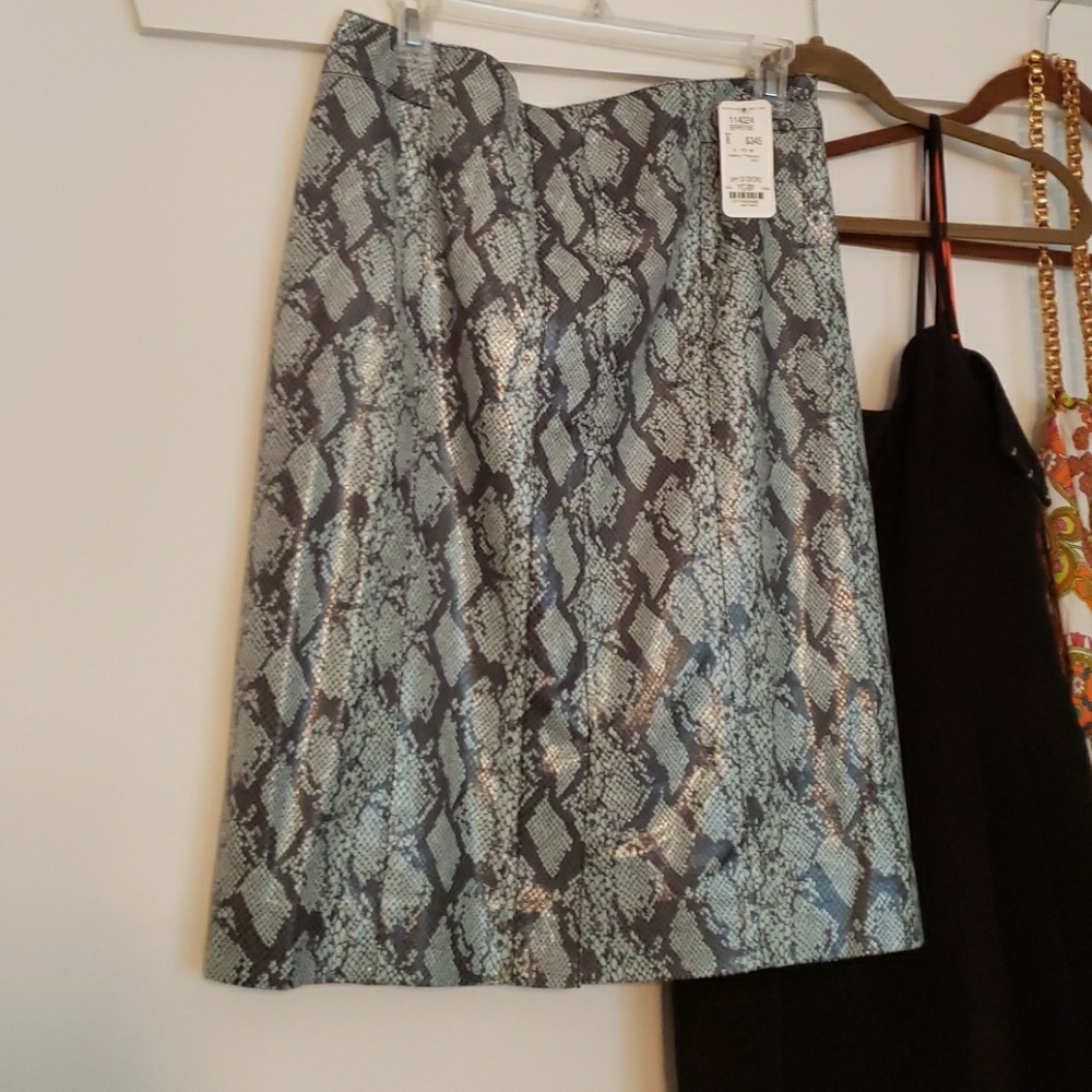 Carlisle size 8. Faux snake skin skirt